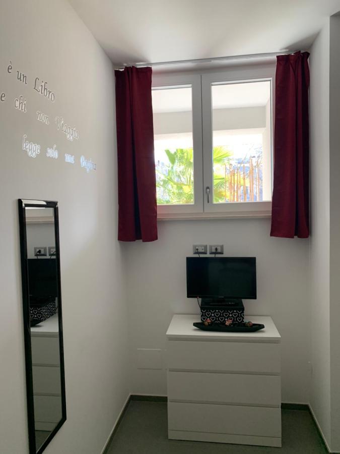 Dea Del Salento Apartment เลชเช ภายนอก รูปภาพ