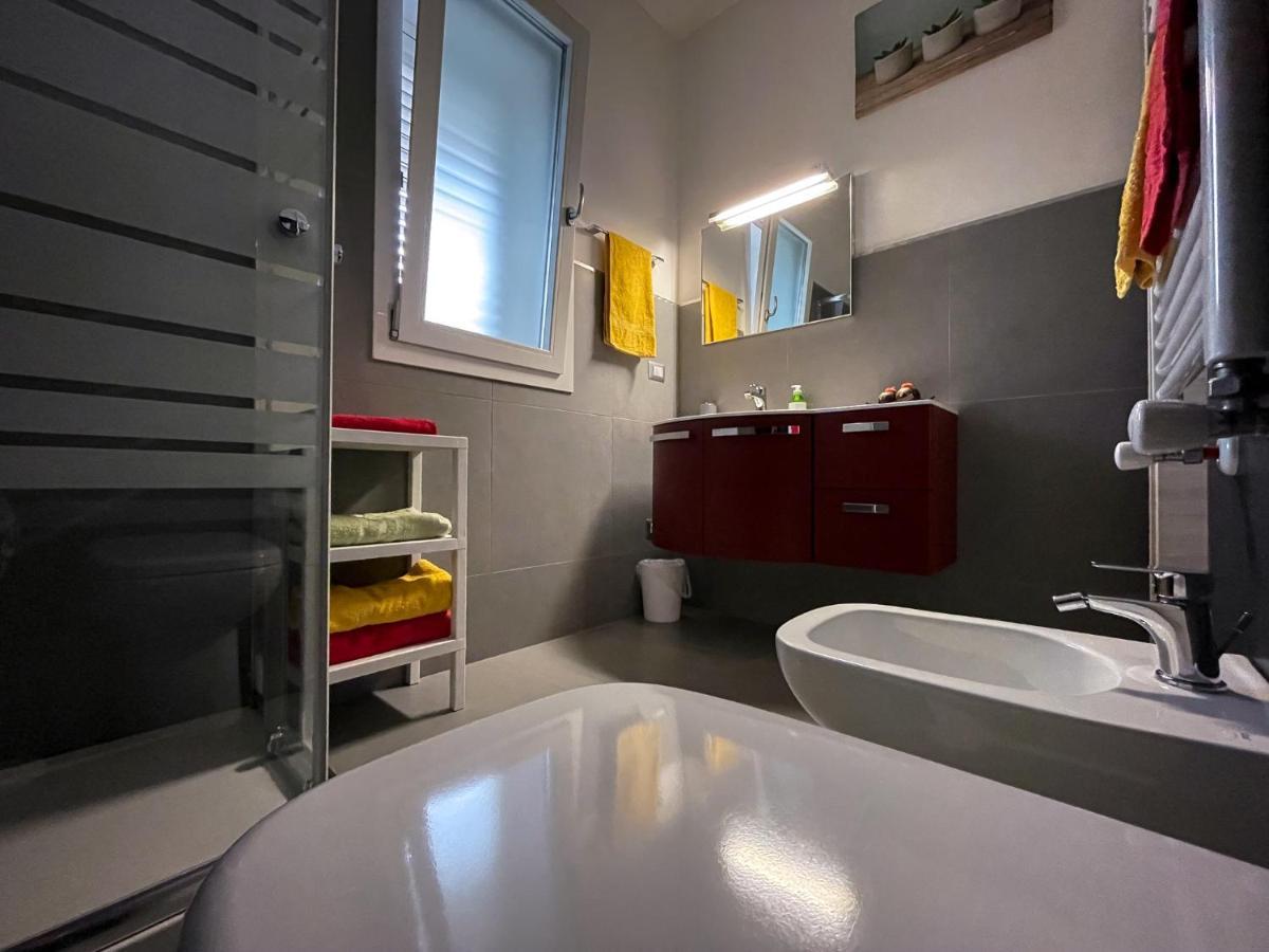 Dea Del Salento Apartment เลชเช ภายนอก รูปภาพ